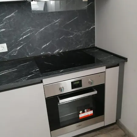 Suite Apartments Apartment *